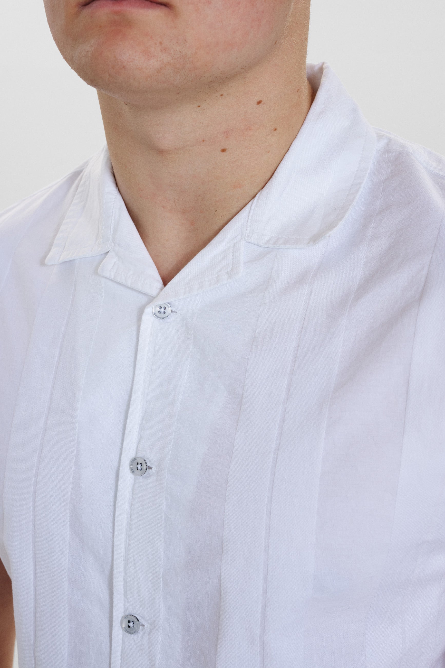 DXNMXRK. DX-Colbert Outlet White