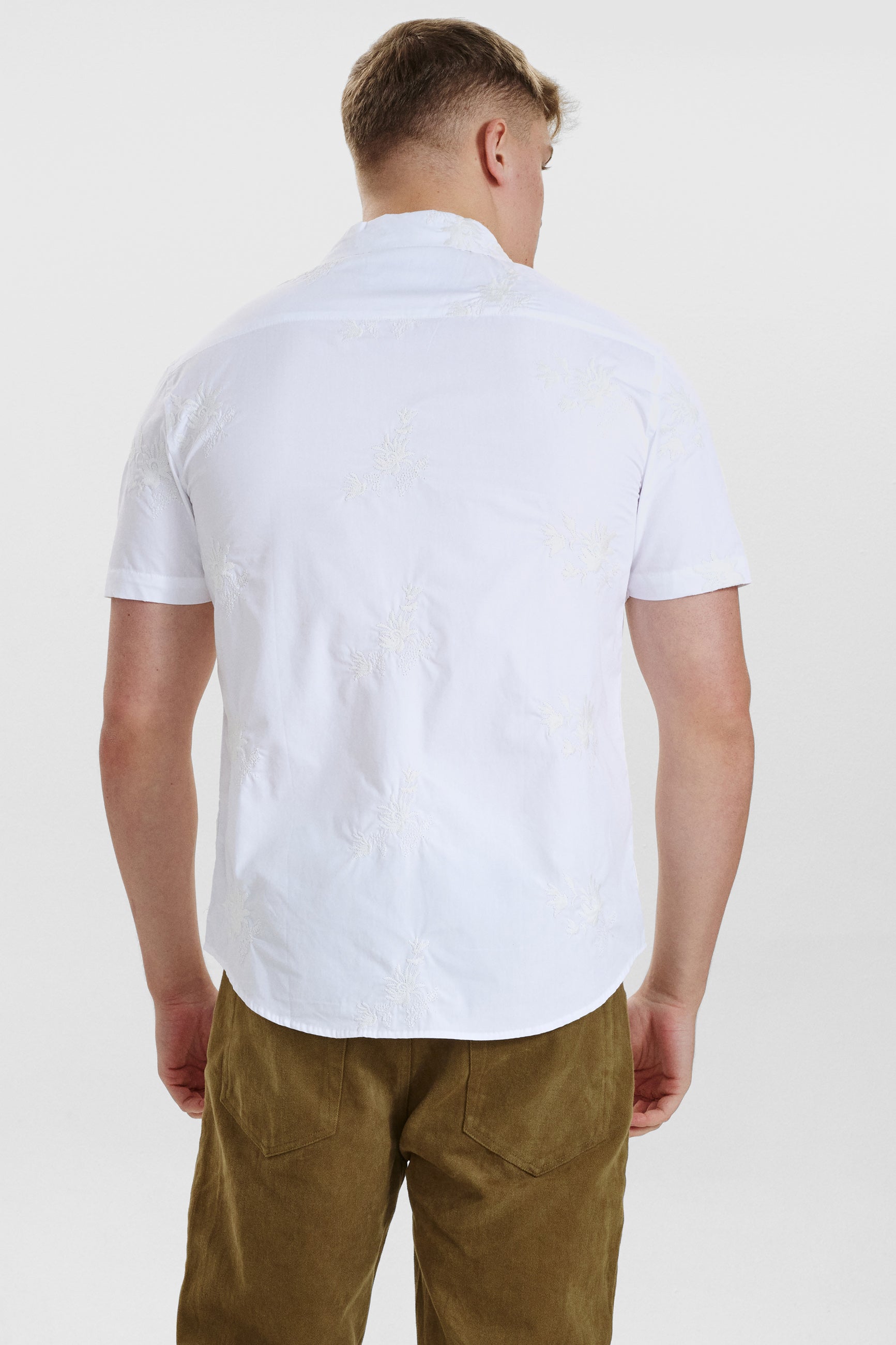 DXNMXRK. DX-Edenas Outlet White