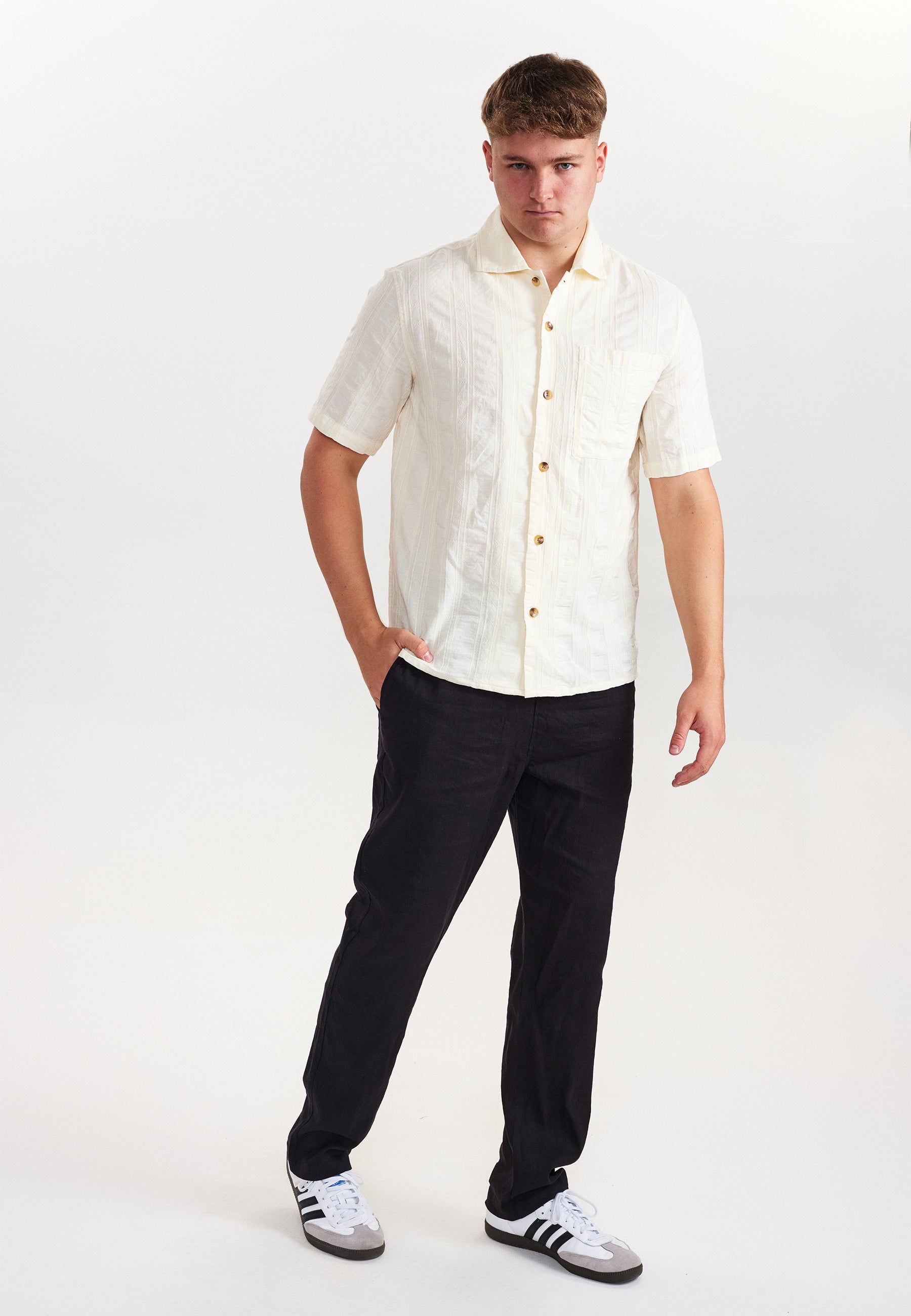 DXNMXRK. DXfelix Outlet Beige